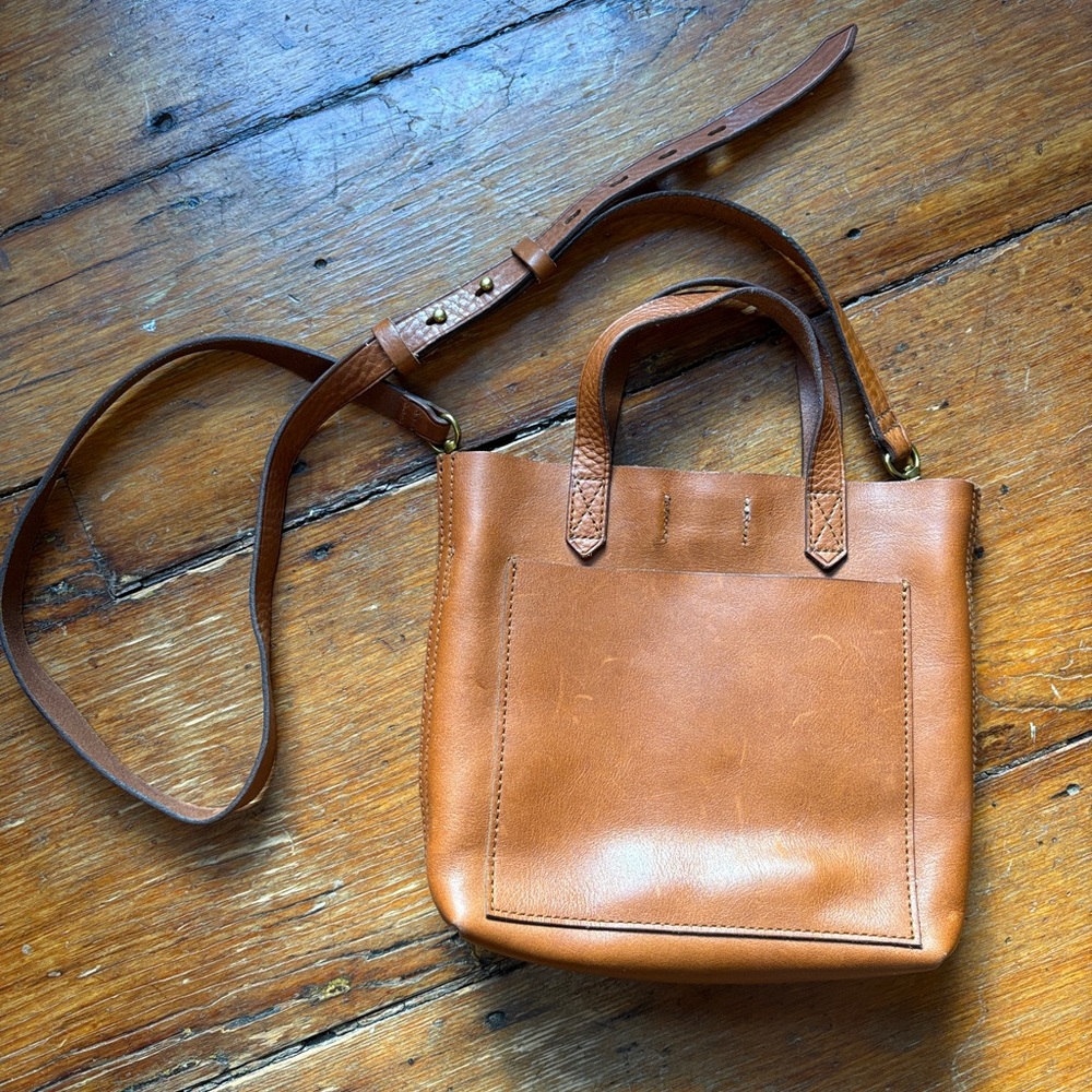 Madewell The Small Transport Leather Crossbody tote!